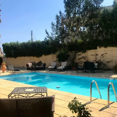 Villa Pool Side *